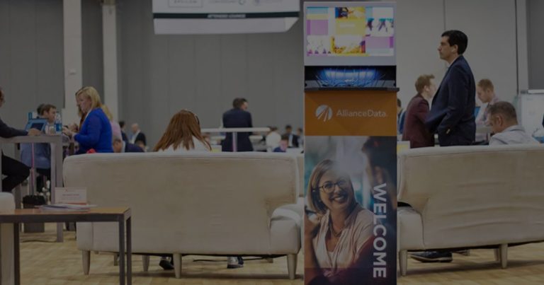 Ventajas de las estaciones de carga de telefonos en eventos comerciales en Panama | Ventajas de las estaciones de carga de teléfonos en eventos comerciales en Panamá | Conexcity